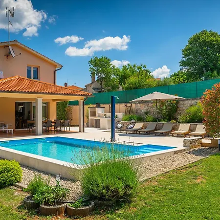 Nona Nina Villa
