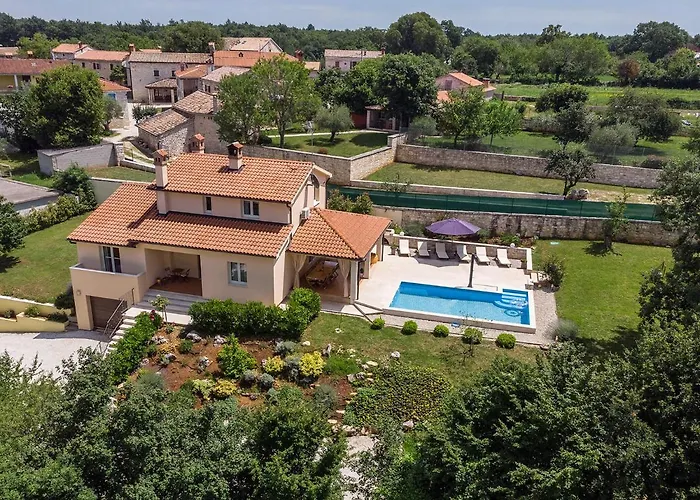 Nona Nina بوريتش