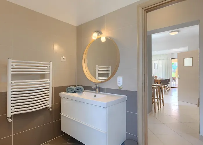 Nona Nina فيلة *