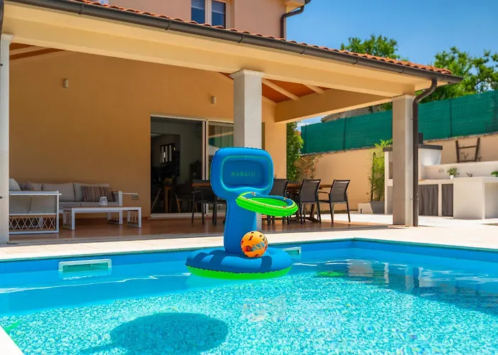 Nona Nina بوريتش