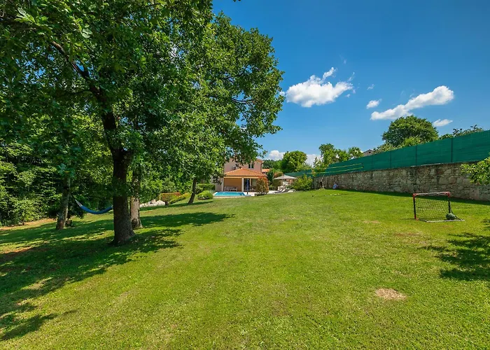 Nona Nina فيلة *